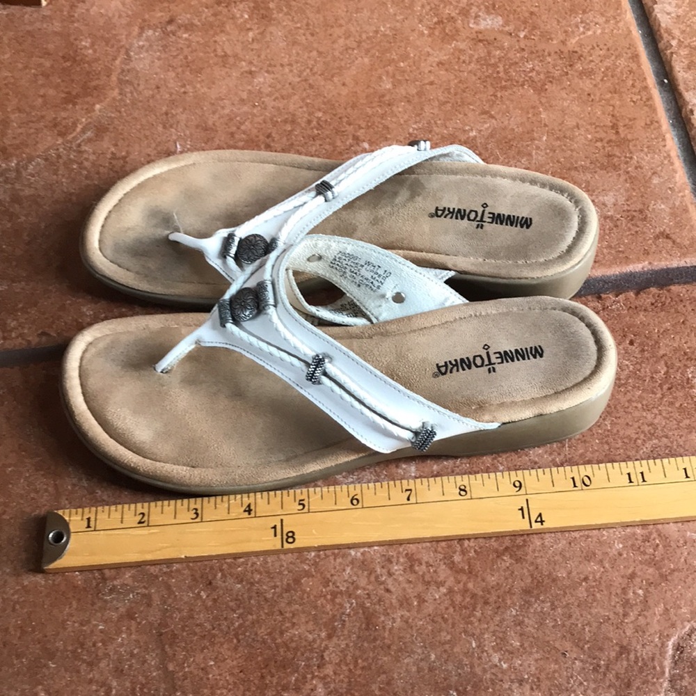 Minnetonka White Women's Sandals - Picture 9 of 13